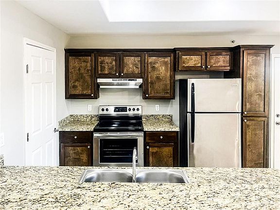 5th image of 416 E 5th St #B8