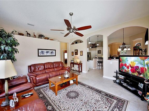 5th image of 13724 Lake Point Ct