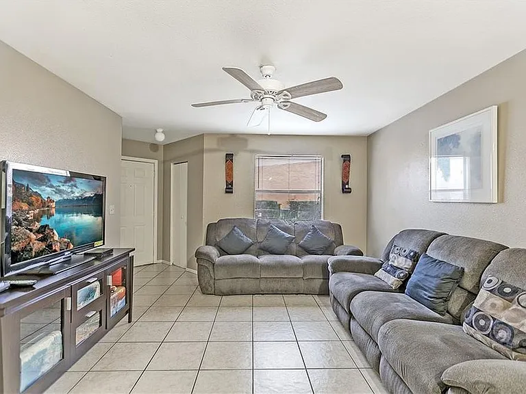 3024 Parkway Blvd #107 — Photo 3