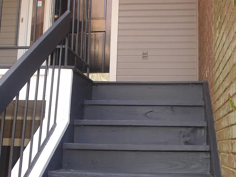 227 S Clarkson St — Photo 3
