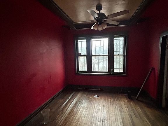 3rd image of 5479 Claxton Ave