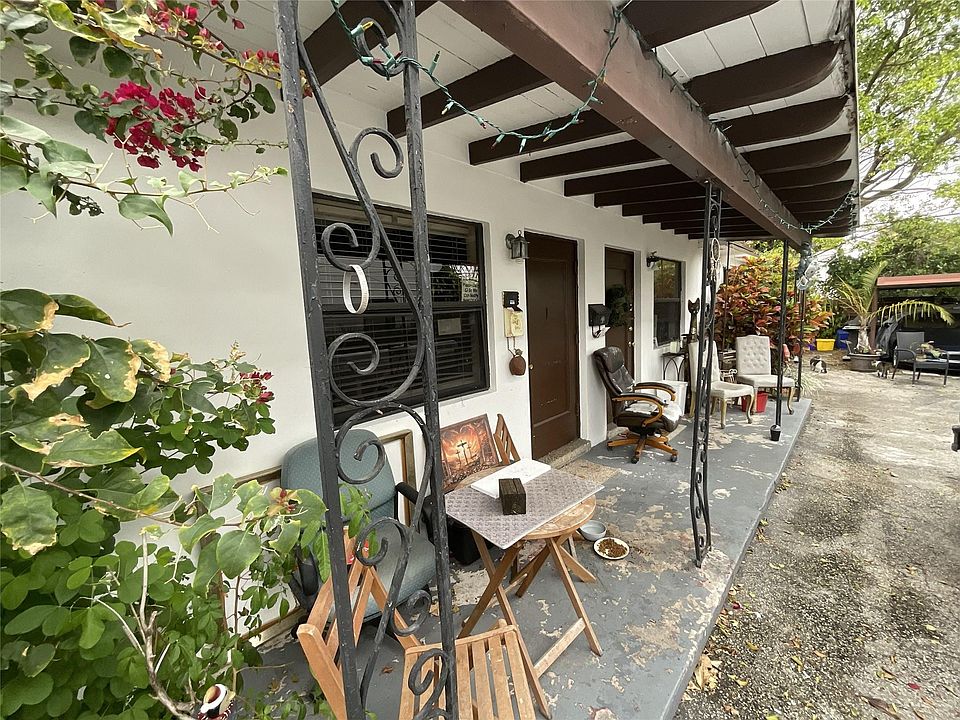 1st image of 325 Conniston Road