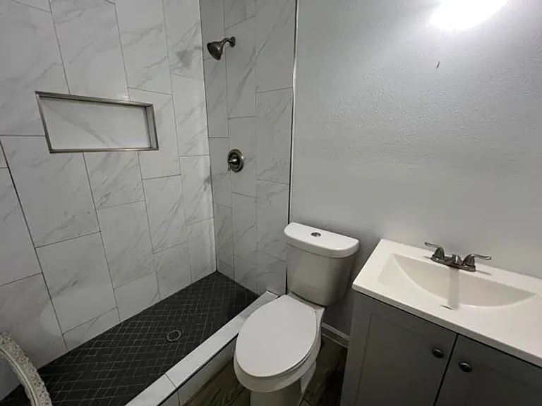 302 Kenmar Dr — Photo 6