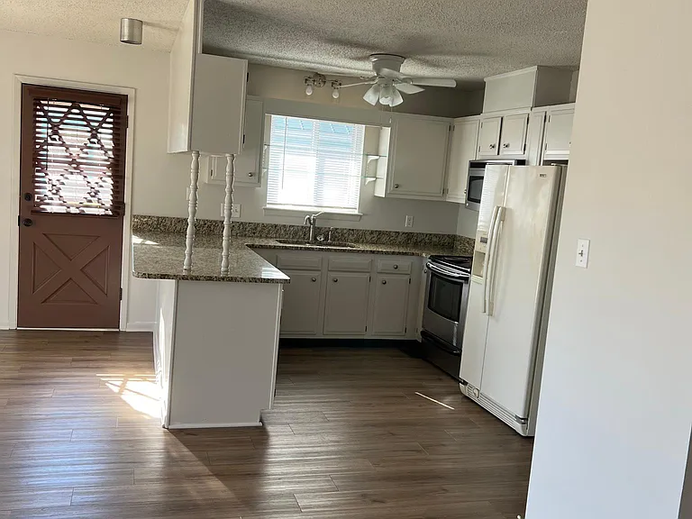 743 Seahorse Ave — Photo 16