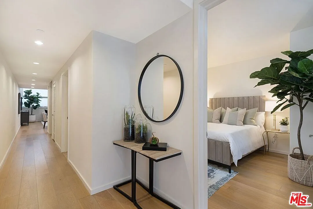 2 bed, 2.0 bath, 1439 sqft, $6,000 — Photo 4