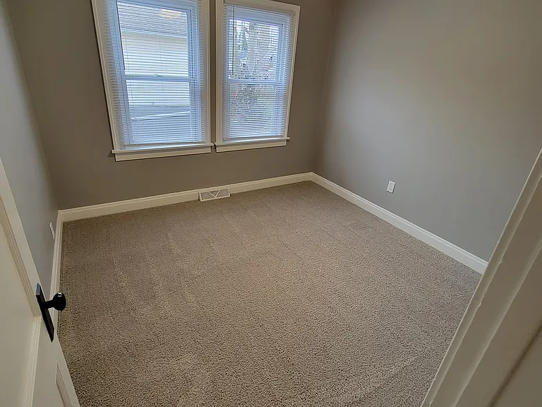 402 S McClun St — Photo 17