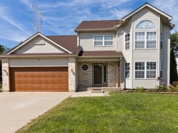 1110 Natalie Dr, West Chicago, IL 60185