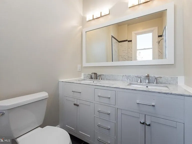 465 Luray Pl NW — Photo 8