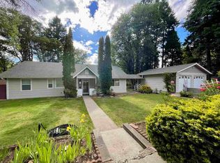 705 Berry St, Mount Shasta, CA 96067