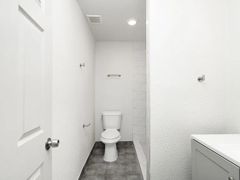 Dellview Crossing Apartments — Photo 49