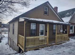1014 Crescent Ave, Ellwood City, PA 16117