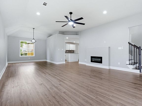 5th image of 2001 Sawgrass Dr
