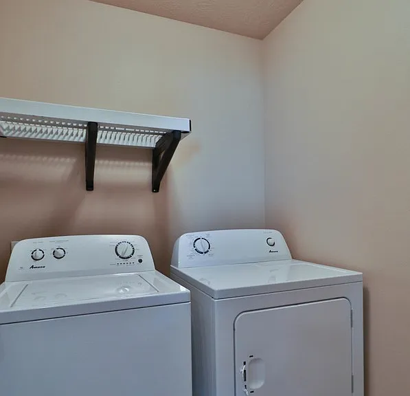 2239 Ellis Laundry_03222021