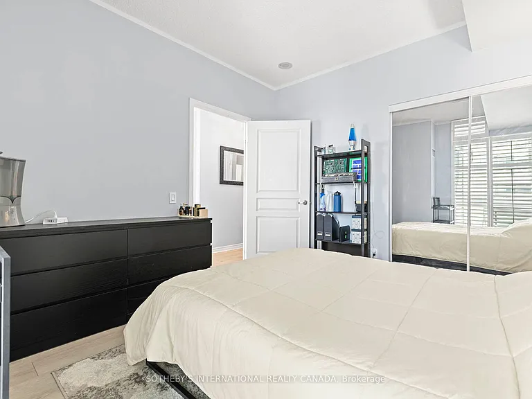 5 Marine Parade Dr #1013 — Photo 17
