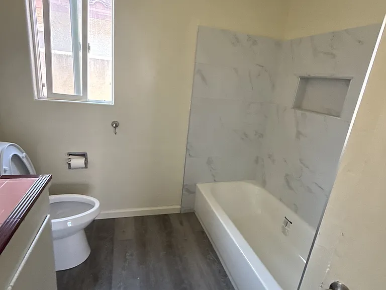 1209 Thomas Way — Photo 1
