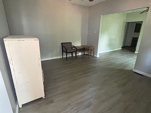 2nd image of 3211 Mapledale Ave #3211