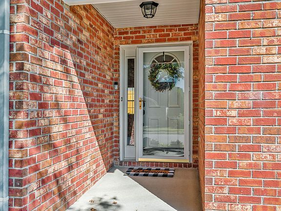 5th image of 7008 Somerset Farms Cir
