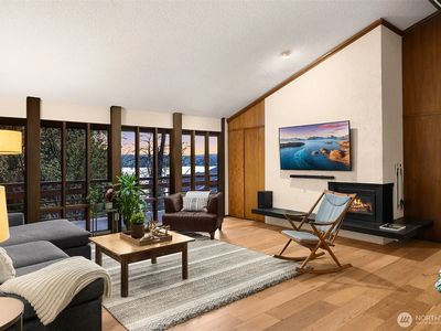 7625 W Mercer Way, Mercer Island, WA, 98040