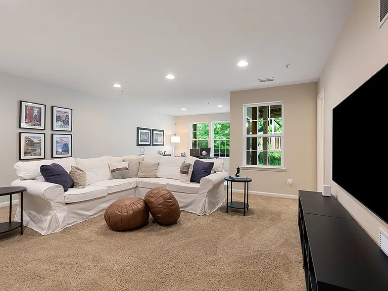 232 Mohegan Dr — Photo 13