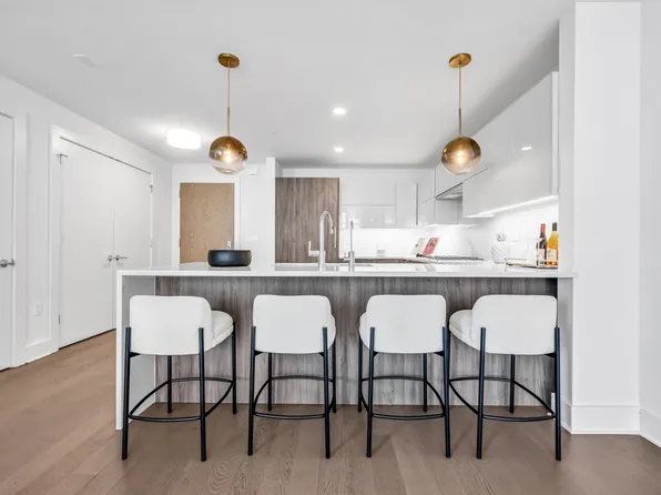 9 Avenue At Port Imperial image 10 of 50