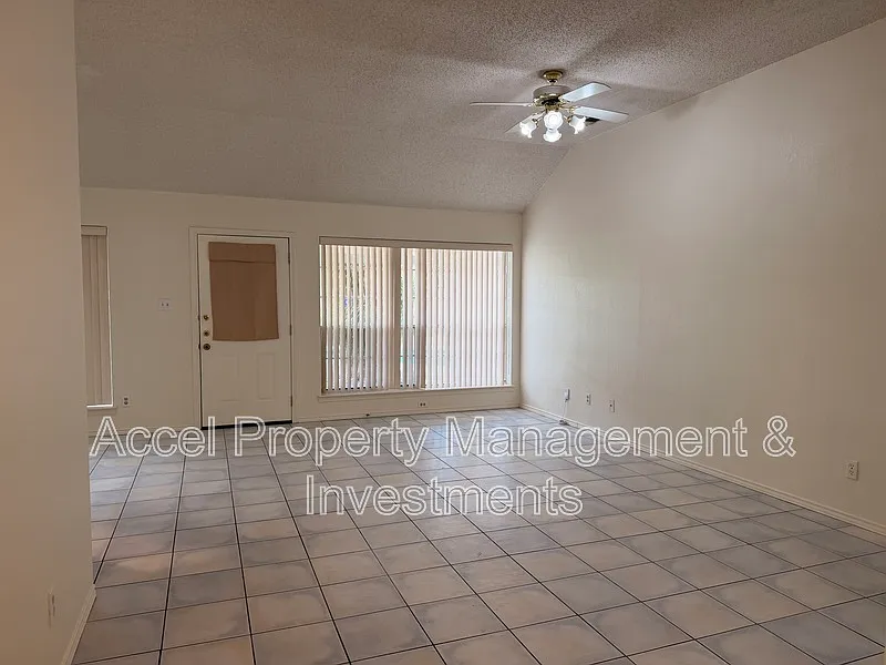 3 bed, 2.0 bath, 1485 sqft, $1,500 — Photo 4