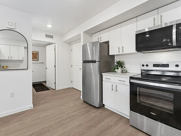The Landing at Harbor Pointe — Photo 15