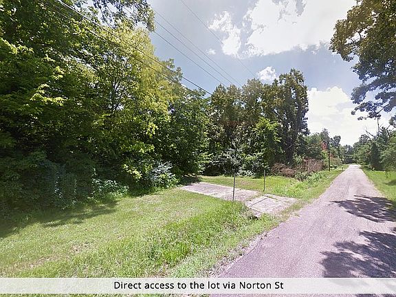 3rd image of 3122 Norton St