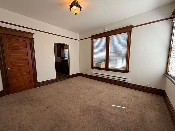 5th image of 460 N 3rd St APT 3