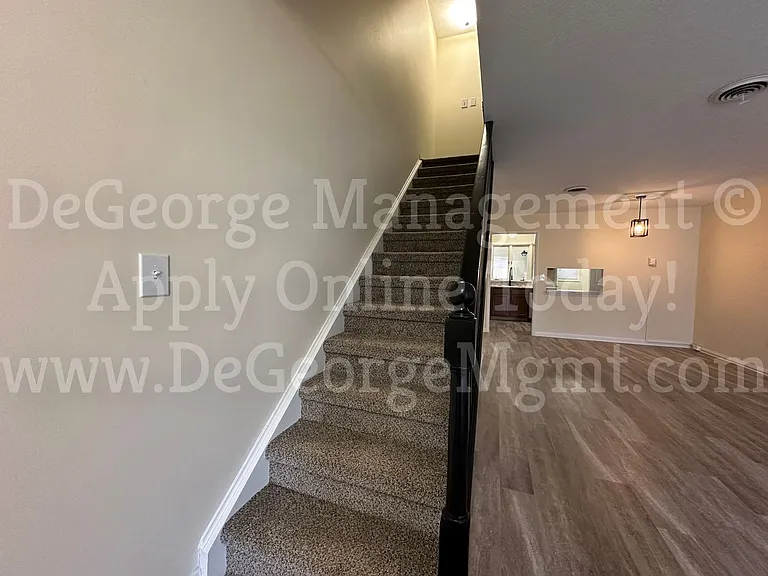 305 1/2 Madison St — Photo 26
