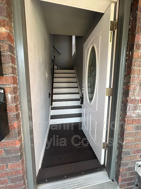 Building Photo - 4413 Delor St #2F