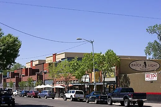 115ct - Bricklight Courtyard Apartments — Photo 2