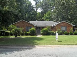1104 Fairway Dr, Pine Bluff, AR 71603