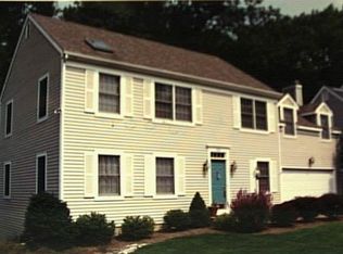 103 Fieldstone Rd, Stamford, CT 06905