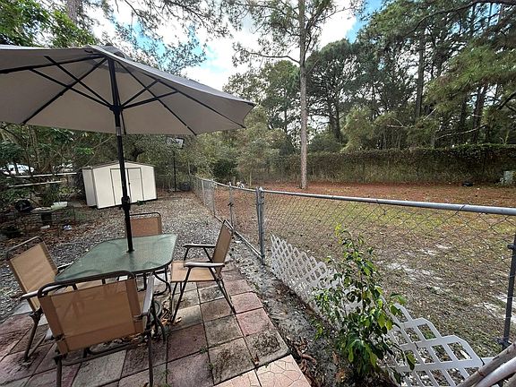 4th image of 21016 NW 39th Avenue