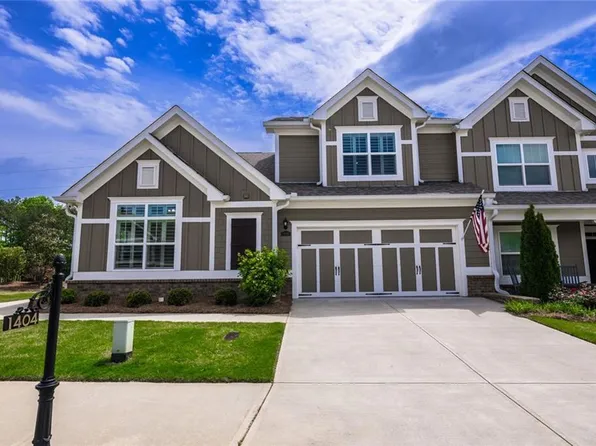 1404 Lexington Green Pnes #1404, Cumming, GA 30040