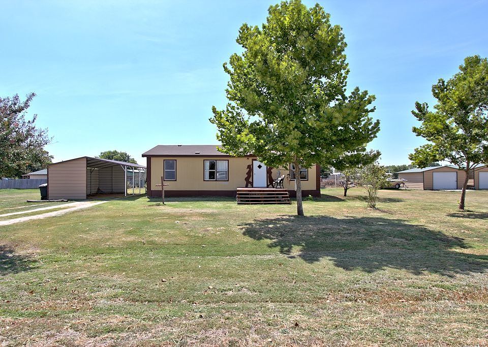 1st image of 127 Clear Springs Dr
