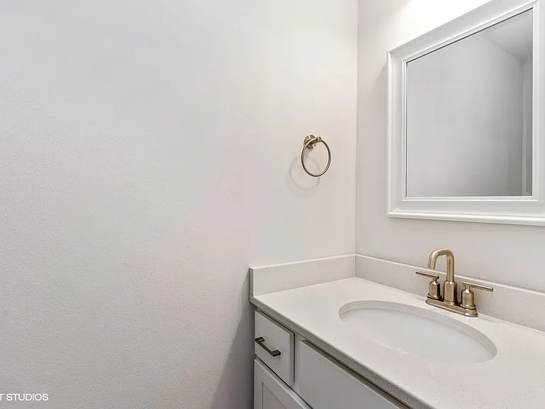 2229 Saint Andrews Dr — Photo 12