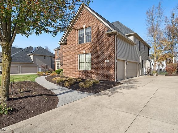 2nd image of 31024 Bellerive Ct