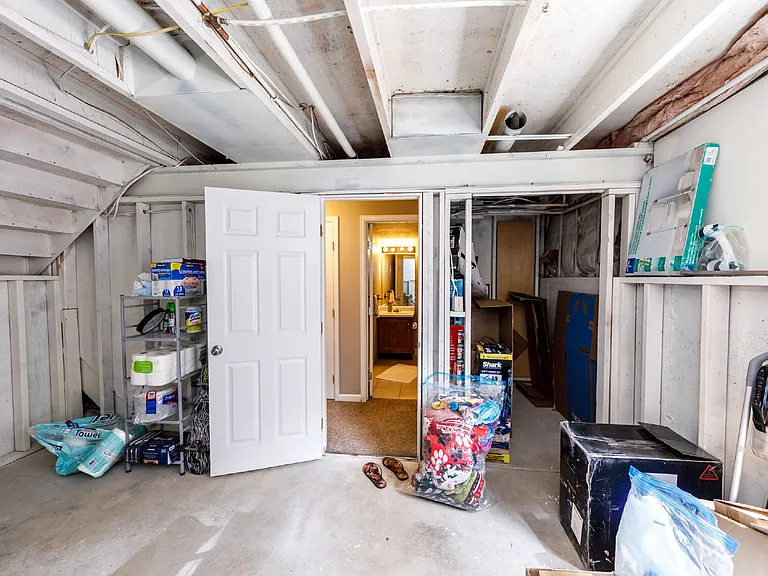 230 Hooper Ct — Photo 31
