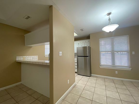 5th image of 1209 Swallow Ave APT 1