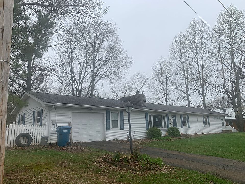 1st image of 704 Bonnie St