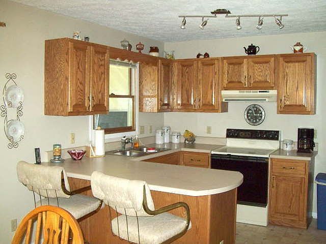 2nd image of 225 Stratford Dr