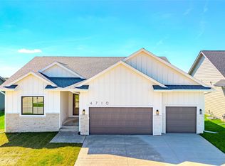 4710 178th St, Urbandale, IA 50323