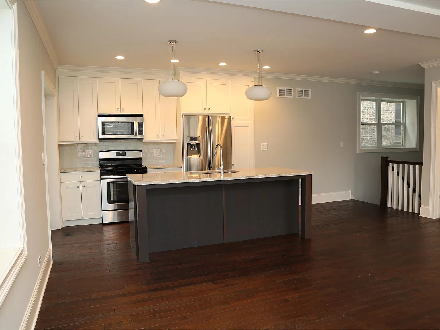 2305 W. Waveland - 1 W — Photo 2