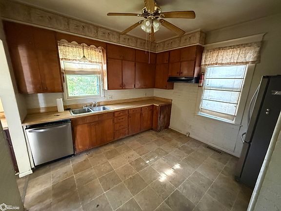 5th image of 1611 South St