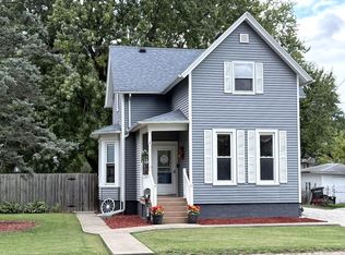 214 Fulton St, Galesburg, IL 61401