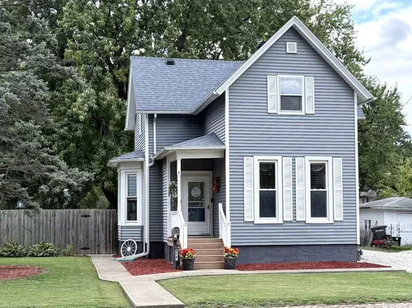 214 Fulton St, Galesburg, IL 61401