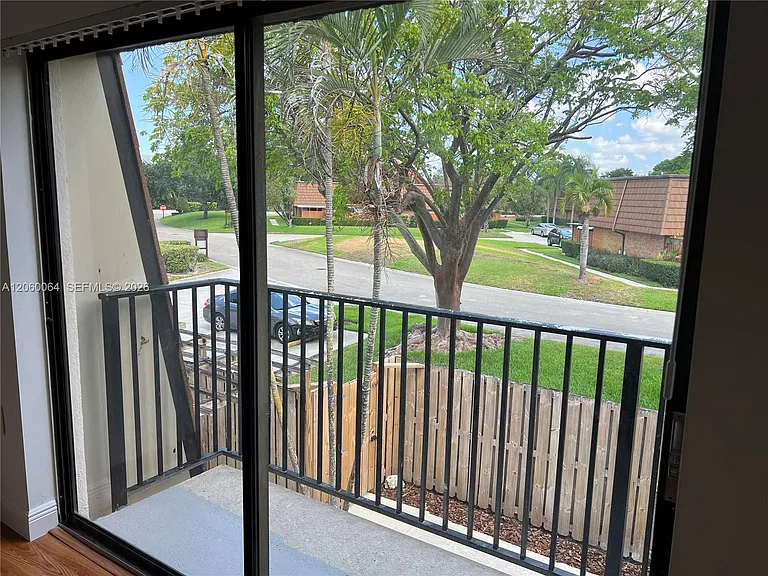 9105 SW 19th Pl #A — Photo 25