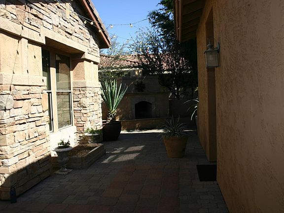 5th image of 652 W Wildhorse Dr