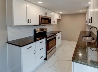 10902 NW Crooked Rd #B, Parkville, MO 64152